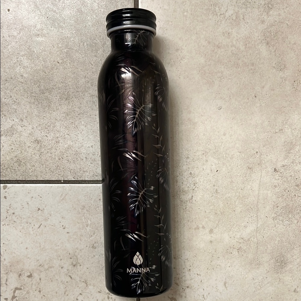 Manna Black Floral Water Bottle